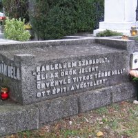 A művész sírja a balatonarácsi Régi Katolikus Temetőben / The artist's tombstone in the Old Catholic Cemetery, Balatonarács